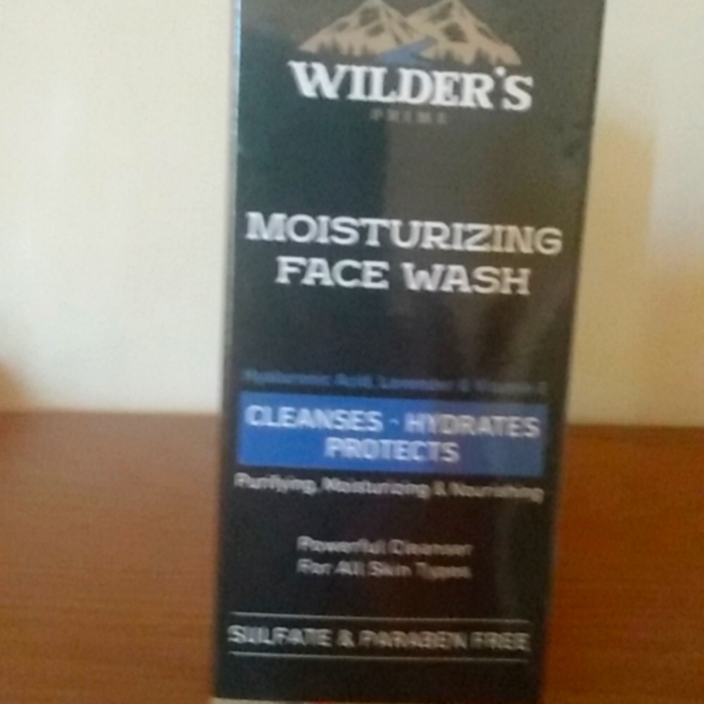 Moisturizing face wash